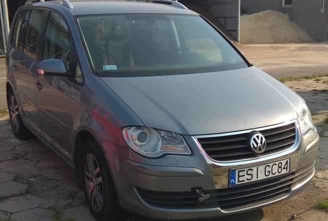 Sieradzka Spółdzielnia Mieszkaniowa wystawia na sprzedaż auto firmowe Volkswagen Touran 2.0 TDI  