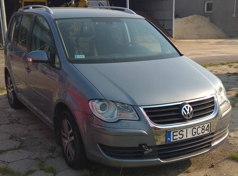 Sieradzka Spółdzielnia Mieszkaniowa wystawia na sprzedaż auto firmowe Volkswagen Touran 2.0 TDI   