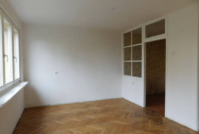 PRZETARG PISEMNY NA USTANOWIENIE ODRĘBNEJ WŁASNOŚCI LOKALU MIESZKALNEGO NR 52 PRZY ULICY ADAMA MICKIEWICZA 21 W SIERADZU.