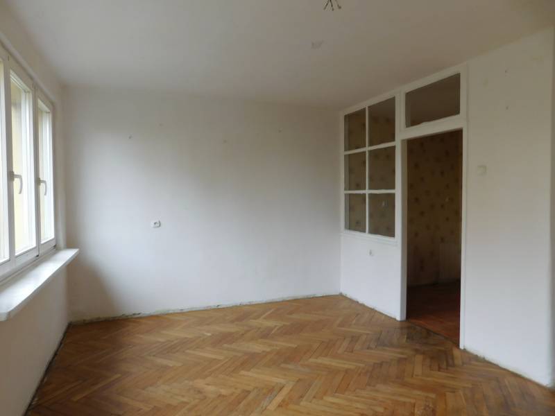 PRZETARG PISEMNY NA USTANOWIENIE ODRĘBNEJ WŁASNOŚCI LOKALU MIESZKALNEGO NR 52 PRZY ULICY ADAMA MICKIEWICZA 21 W SIERADZU.