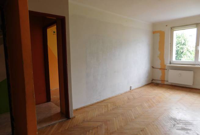 PRZETARG PISEMNY NA USTANOWIENIE ODRĘBNEJ WŁASNOŚCI LOKALU MIESZKALNEGO NR 38 PRZY ALEI POKOJU 6 W SIERADZU.