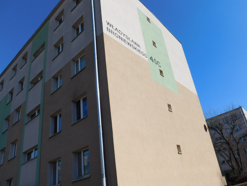 PRZETARG PISEMNY NA USTANOWIENIE ODRĘBNEJ WŁASNOŚCI LOKALU MIESZKALNEGO NR 82 PRZY ULICY WŁADYSŁAWA BRONIEWSKIEGO 40C W SIERADZU. 